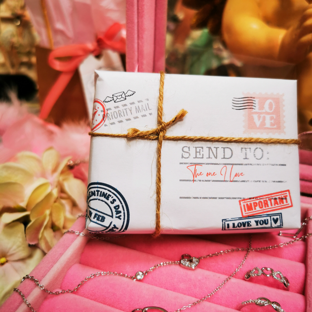 GIFT WRAPPING