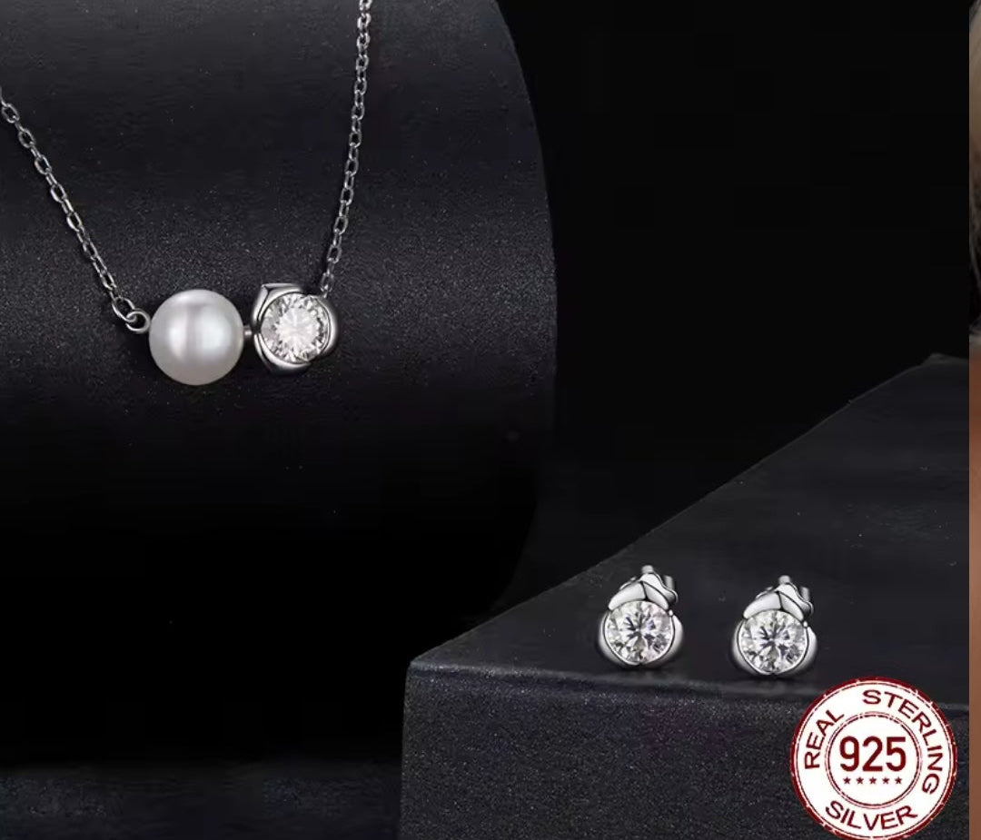 Moisanite and Freshwater pearl necklace