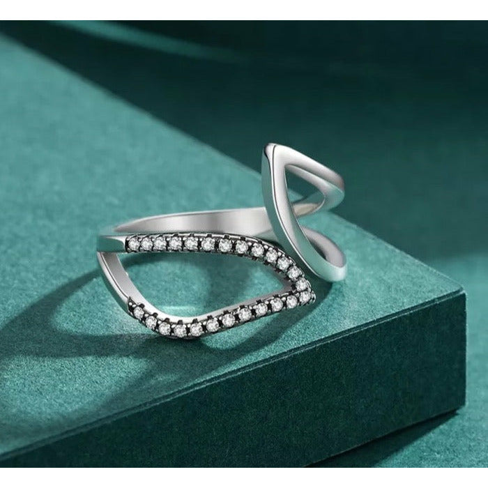 Geometric Clear CZ Ring