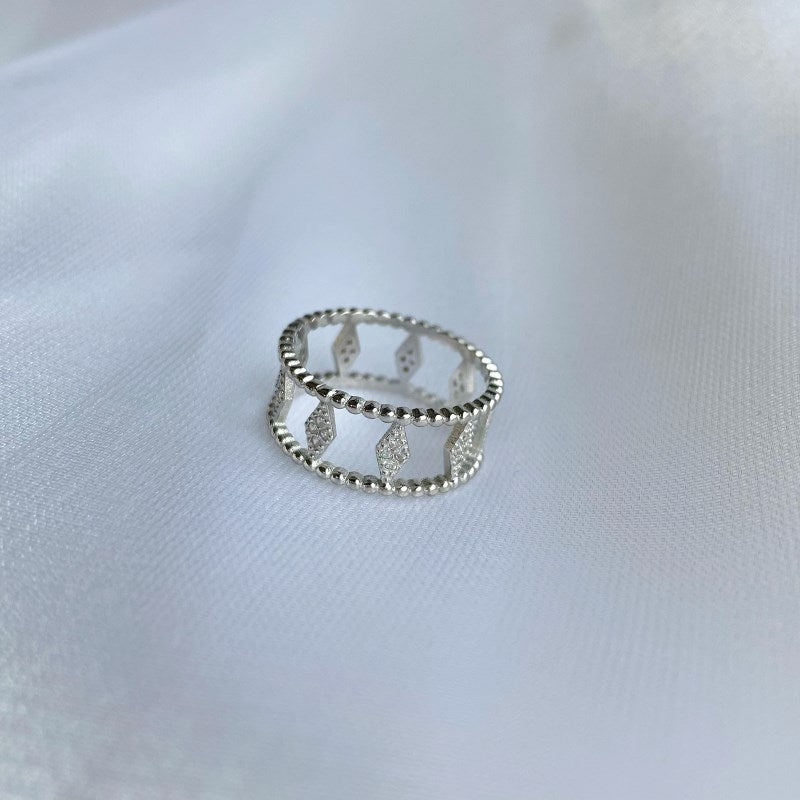 Diamond Motive Ring