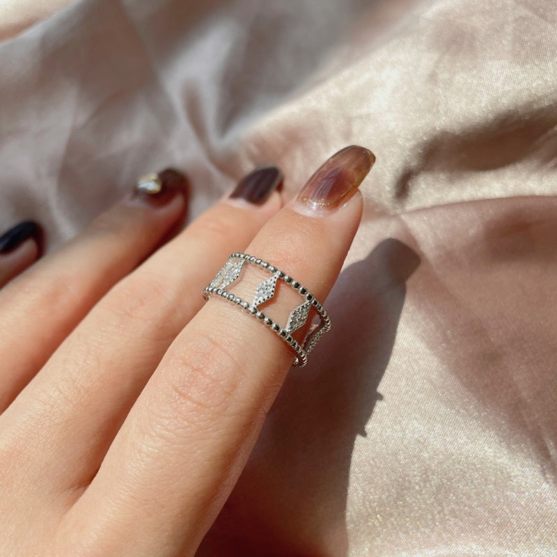 Diamond Motive Ring
