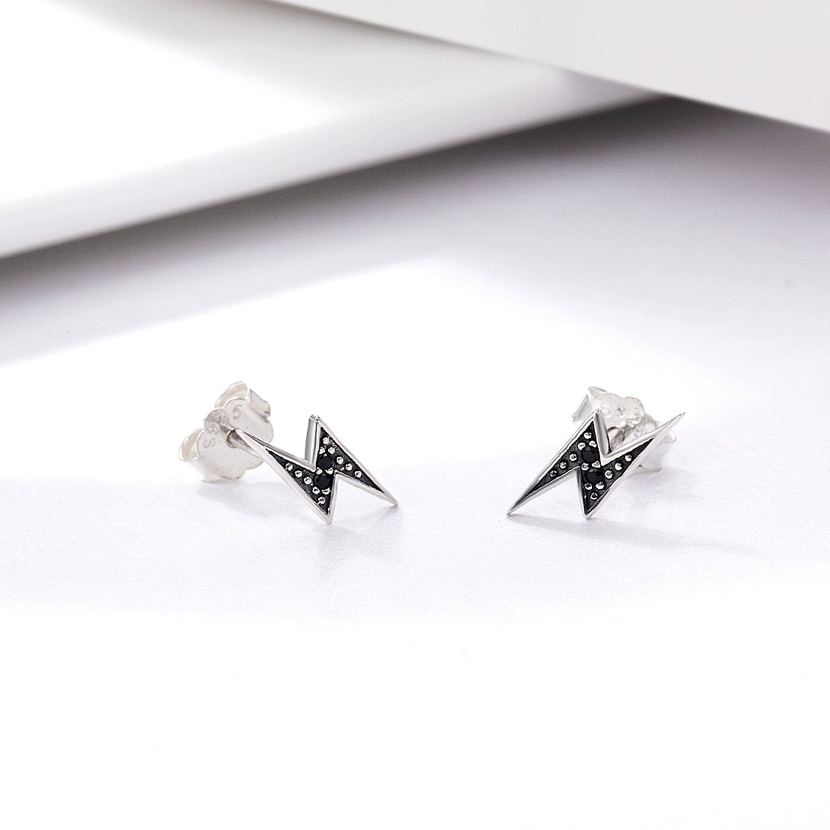 925 Sterling Silver Exquisite Lightning & Black Cubic Zircon CZ Stud Earrings for Women Fine Jewelry SCE156