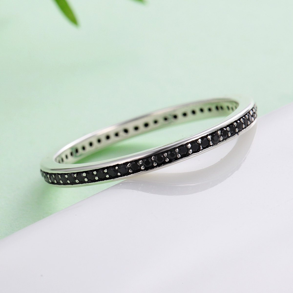 The 2017 Christmas DEALS Authentic 925 Sterling Silver Black Dazzling CZ Stackable Rings for Women Wedding Jewelry SCR114