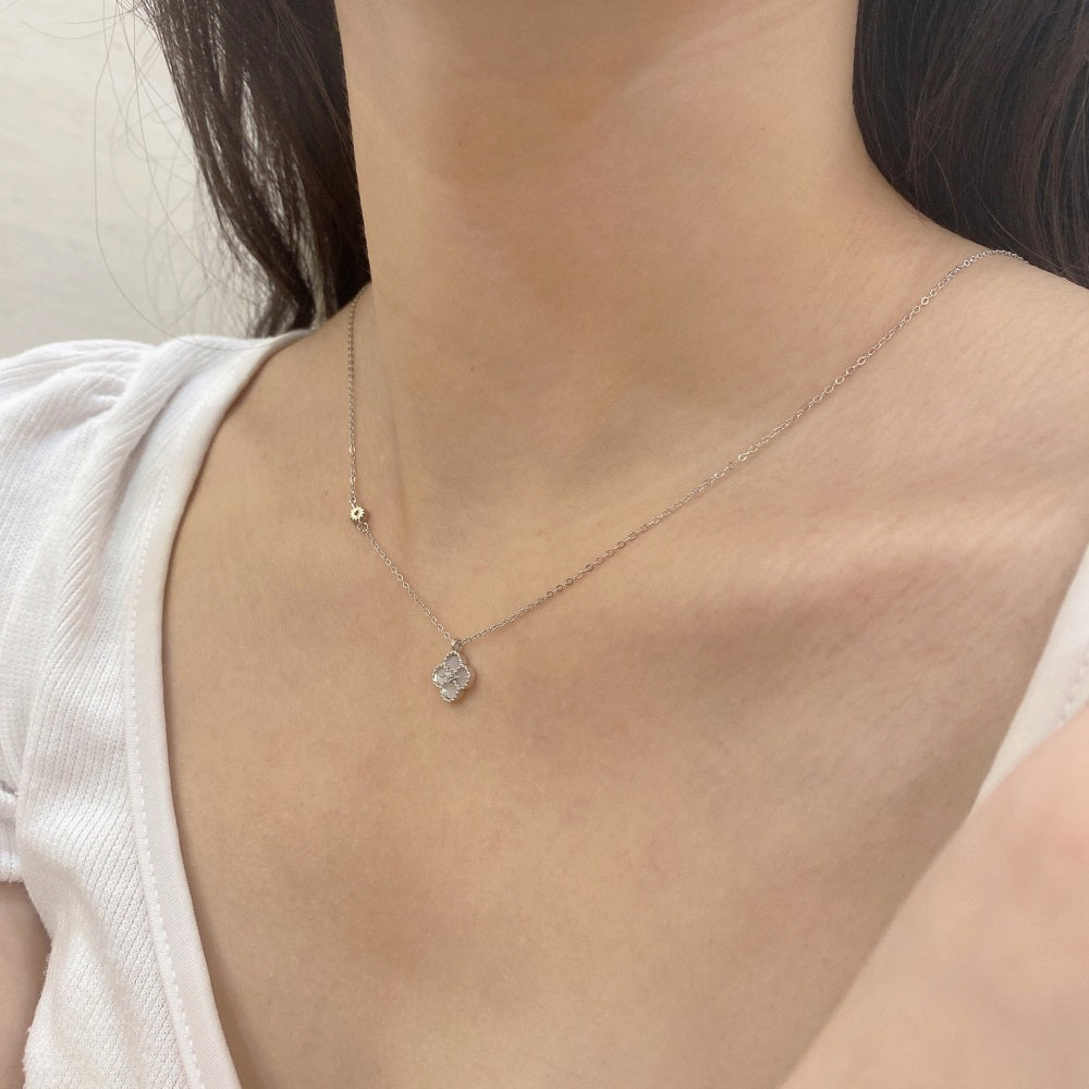 Mother of Pearl Clover Necklace