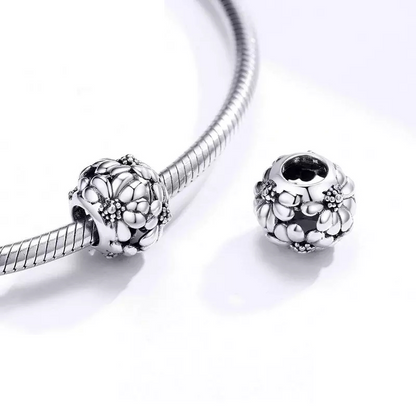 Plain Daisy Openwork Bead Charm