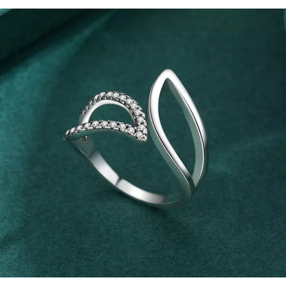 Geometric Clear CZ Ring