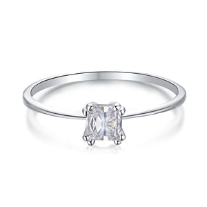 925 Sterling Silver Clear CZ Round Solitaire Ring