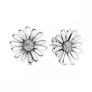 925 Sterling Silver Pavé Daisy Flower Stud Earrings