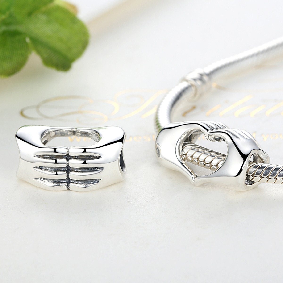 Genuine 925 Sterling Silver Closed Love Hand Heart Beads fit Charms Bracelets DIY Jewelry Accessories SCC125